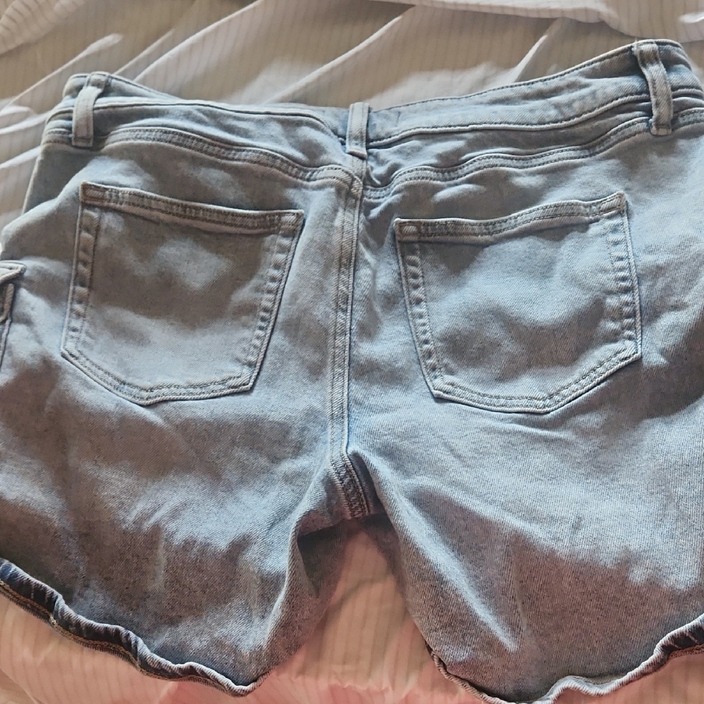 Denim Women's Cargo Shorts - Picture 3 of 3